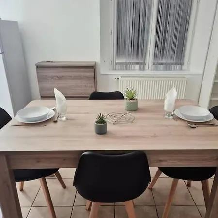 Lumineux Calme T2 Rdc Avec Wifi Place Voiture Apartment Saint-Gaudens (Haute-Garonne)
